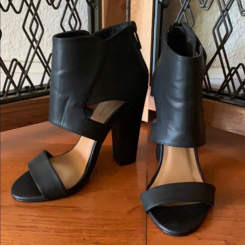 Michael Antonio sandals